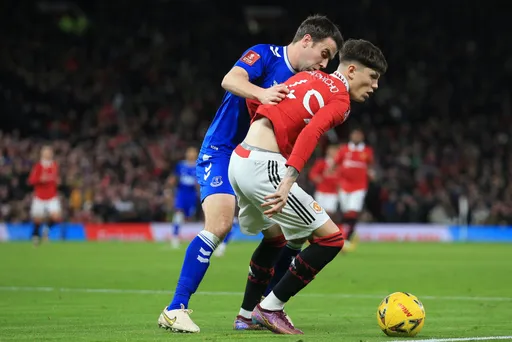 曼聯18歲小將這個動作 英媒戲稱C羅仍無所不在