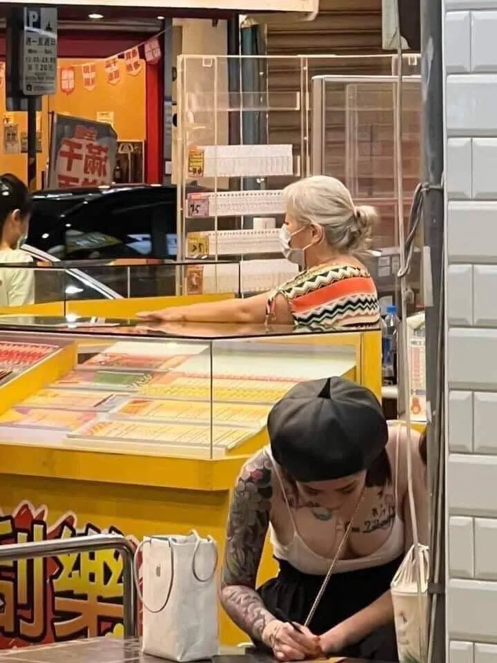 爆乳正妹上圍傲人。翻攝自臉書「爆廢公社」