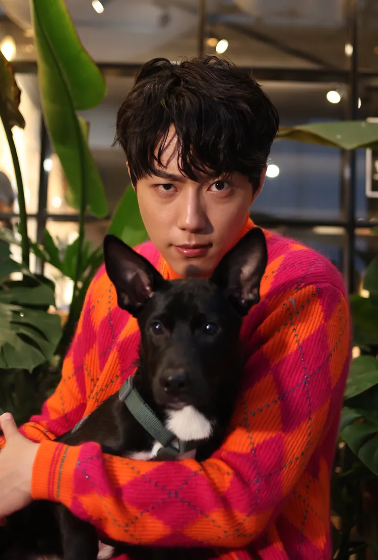 蔡凡熙被朋友說和Amo長得越來越像。陳明中攝