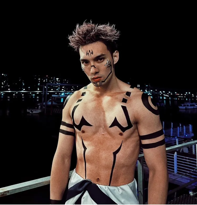 黃偉晉個性幽默，演藝工作表現亮眼，還練了一身精壯好身材。翻攝黃偉晉IG