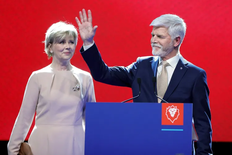 帕維爾的妻子伊娃（左）也是軍人出身。路透社