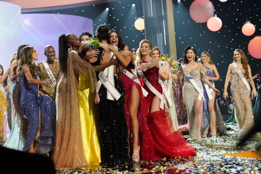 環姐選美奪后冠眾佳麗祝賀 這條大長腿完全搶鏡