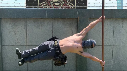 台灣真人版《今際之國》黑桃K魔王 「露點大肌肌」強者在此:想挑戰想清楚a~