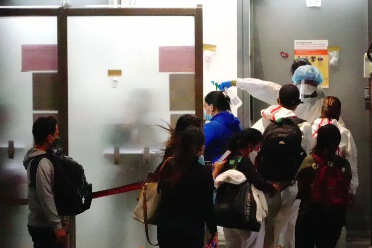 趙少康稱不提供簡單快速的「唾液PCR檢驗」勞民又傷財。示意圖，資料照