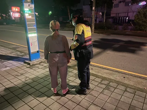 每逢佳節倍思親！精障女自長照機構落跑尋親迷途　龍潭警協查身分助返