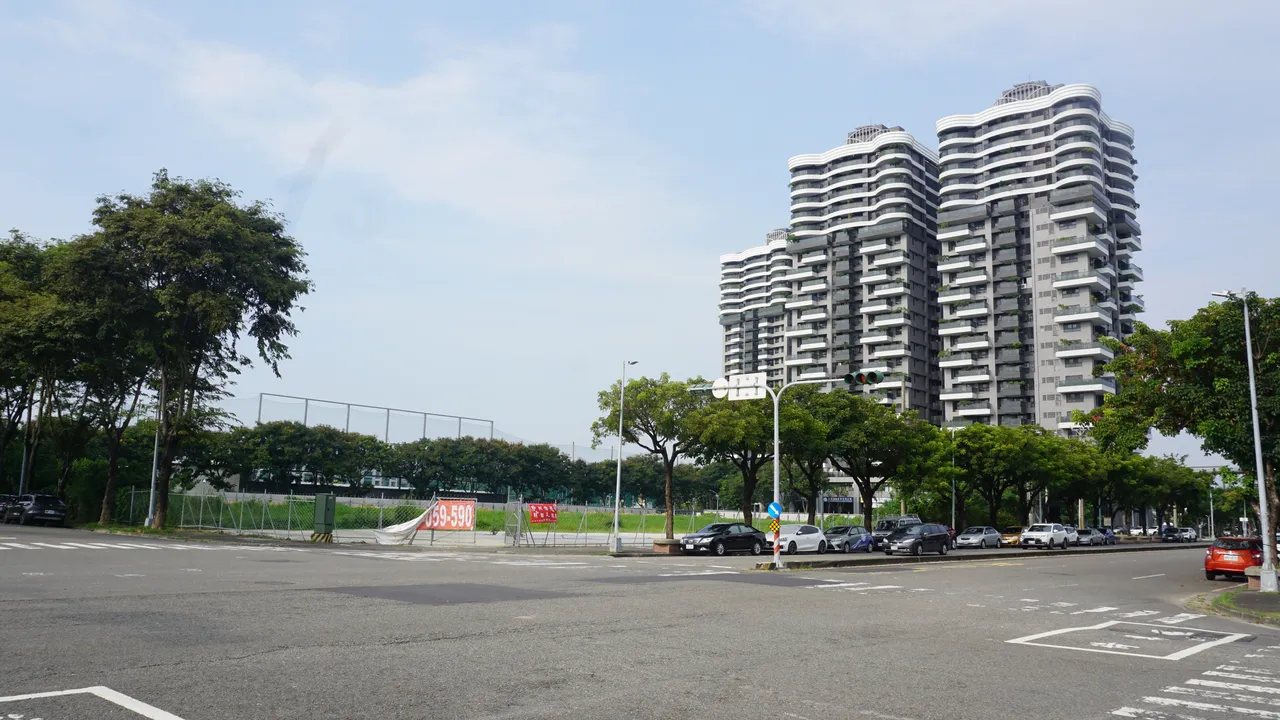 高雄租金行情在去年下半年已出現下修,新屋每月減少近1100元,市場已出現警訊。葉家銘攝