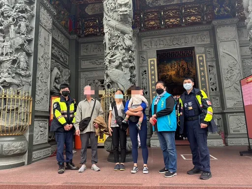 永和警結合民間宗教團體善心 發放救助金關懷弱勢家庭