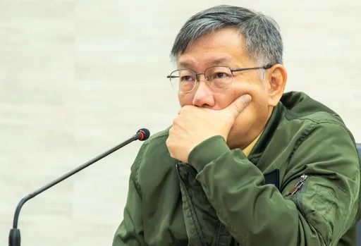 柯文哲到基隆市府的「第一次」陣仗大　藍白2024合？他笑稱半年後再來問