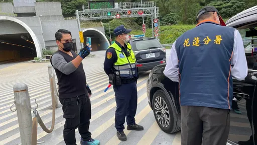 欠稅欠費開車上路別想逃　這利器建功！蘇花改3天逮4車繳錢才能走