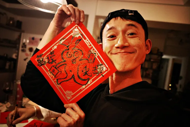 吳慷仁畫兔子摸到好牌。翻攝吳慷仁臉書
