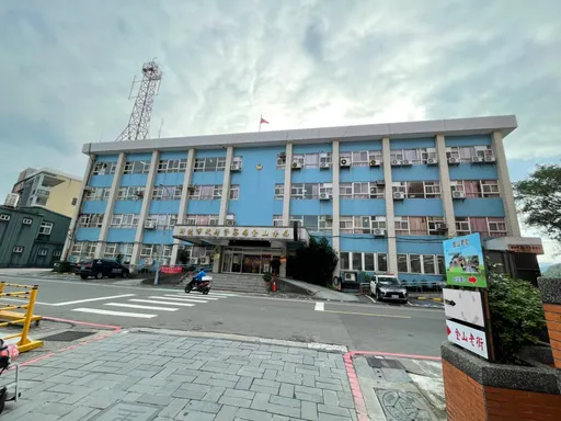 一群人圍觀3歲童淌血泊！ 阿公湊前看嚇到癱軟「那是我阿孫」