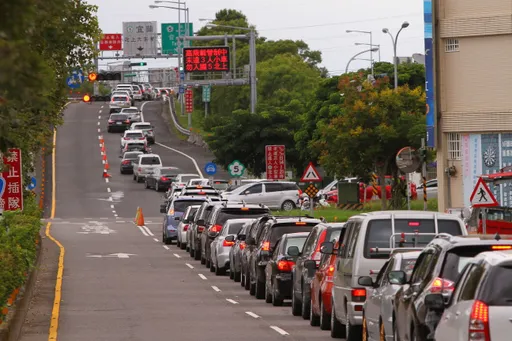 收假開車回台北!男星花7小時慘嚎累到要「出山」 釣出一堆受害者比他更慘