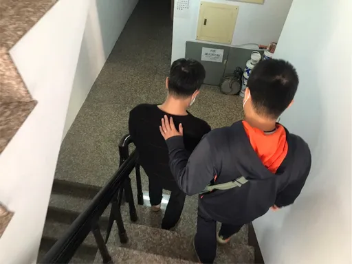 通緝犯靠一招躲16年沒出包　卻因這件事GG了