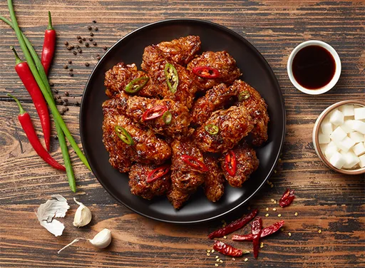 免費吃一年份炸雞！　暖心牙醫接待受困南韓遊客　韓業者大禮相贈