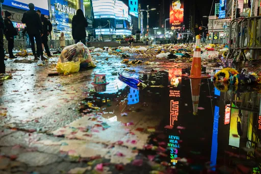 19歲男跨年夜赴紐約時報廣場揮刀 菜鳥警察上班首日遭砍傷