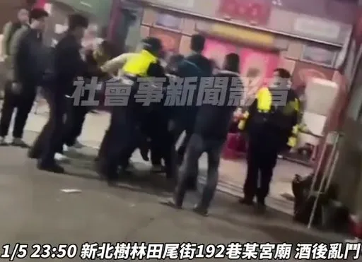 新北宮廟信徒酒後大亂鬥 警到場處理竟被她張嘴咬傷