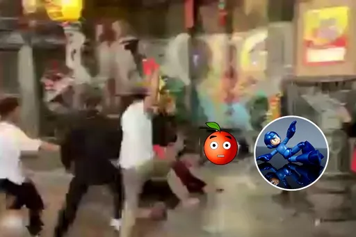 「洛克人滑壘」唰一下穿越門縫！奉天宮搶頭香神技影片　網友看傻