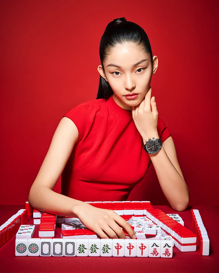 泰格豪雅Carrera兔年限量精鋼計時腕錶，限量500只，22萬8800元。翻攝泰格豪雅微博