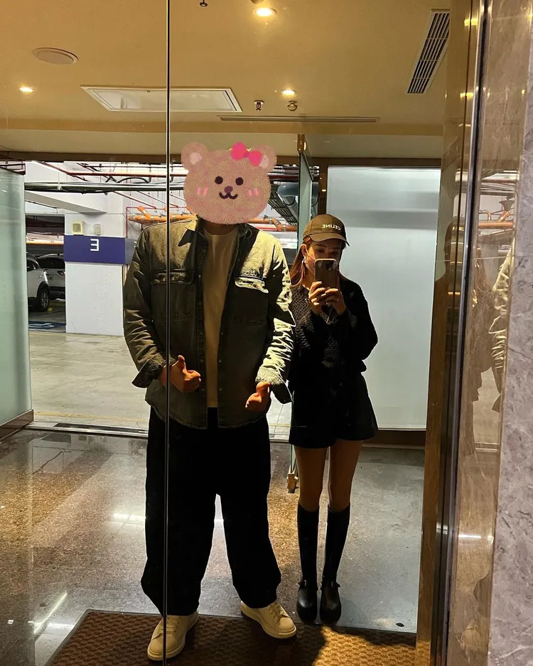 愛雅甜蜜貼出和老公的正面合影。翻攝自愛雅IG