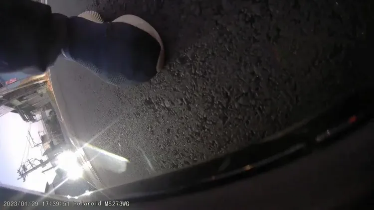 吳男毆打外送員。民眾提供