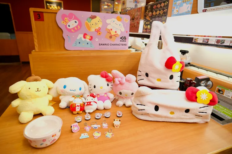 藏壽司以Hello Kitty、布丁狗、美樂蒂、大耳狗喜拿等人氣角色為主角，推出一系列周邊商品。陳志淵攝