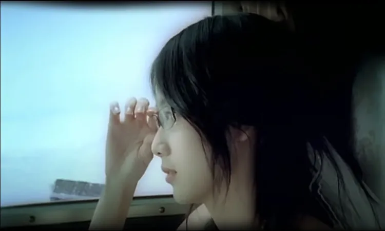 林宜萱神似知名模特兒陸明君。翻攝梁靜茹MV《瘦瘦的》