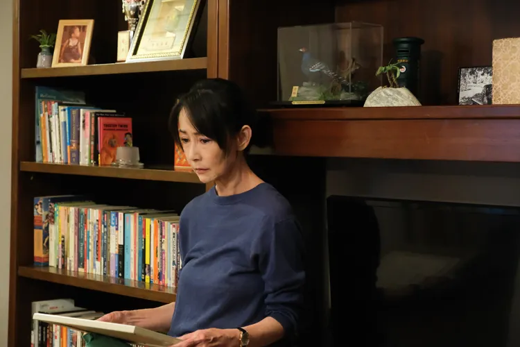 應采靈飾演張耀仁的校長媽。公視台語台提供