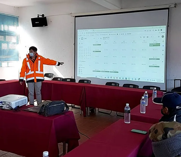 昨(6)日公路局與梨山居民招開協調會，將封閉道路搶修至17日，二月份將封閉只開放每周二通行。民眾提供