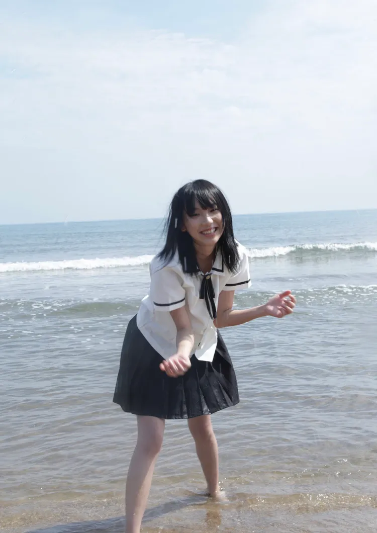 靜芳剛滿19歲。宝島唱片行提供