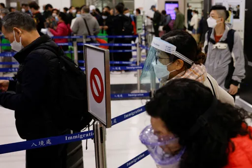 WHO:新變種病毒蔓延 建議長途航班乘客佩戴口罩