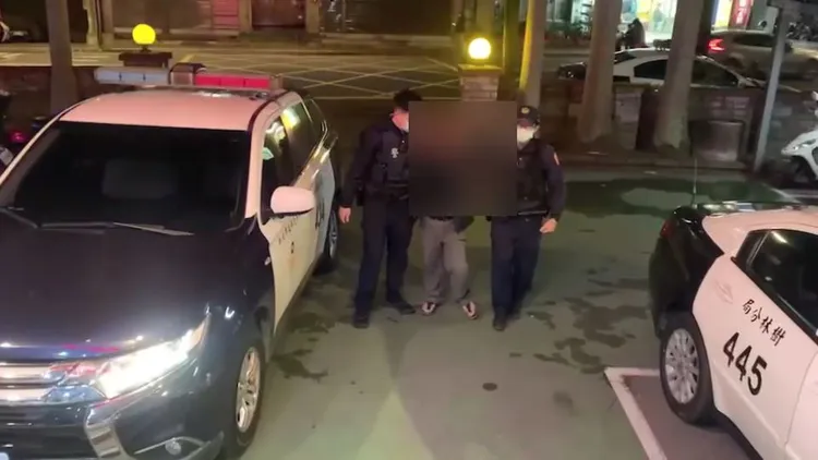 警方將高男帶回警局。樹林警分局提供