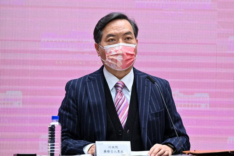 羅秉成解釋2022年中央稅收超徵原因。政院提供