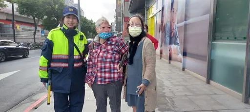 老婦人找不到上班路　有洋蔥！背後故事讓人暖心