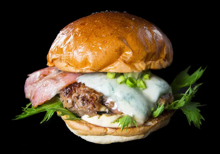 松露藍紋起司漢堡。業者提供