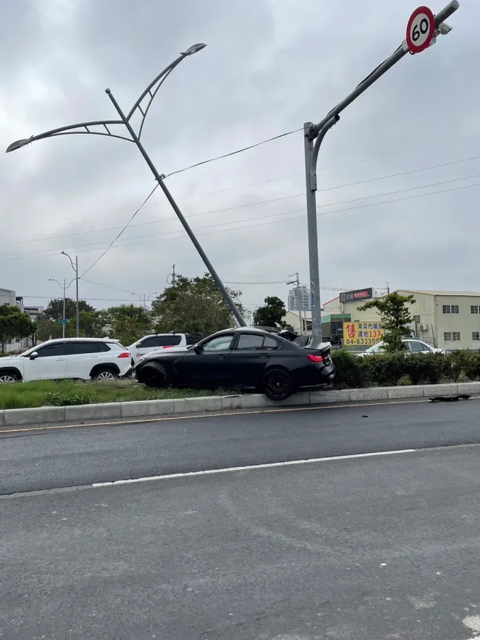 翻攝自臉書「記者爆料網」