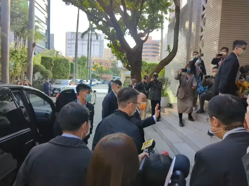 蘇貞昌現身立院4分鐘快閃！　被問會否留任這樣回應