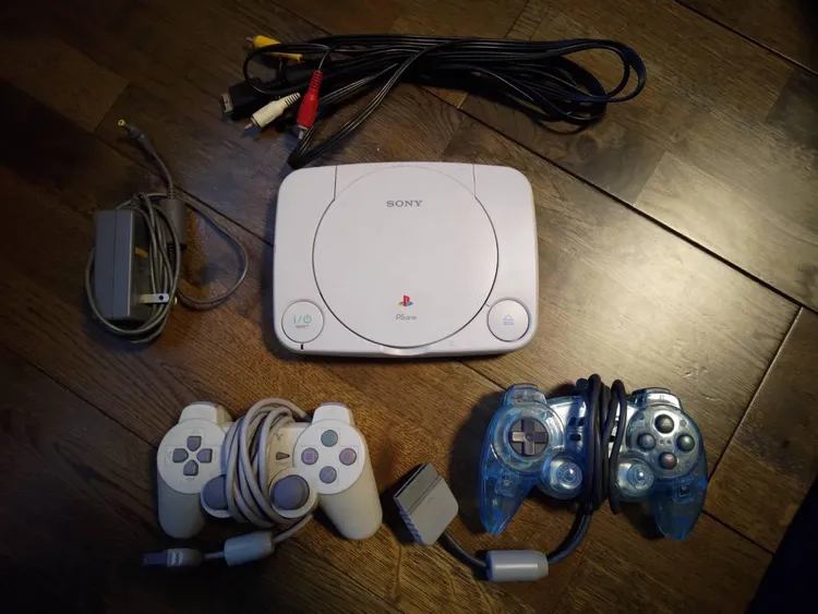 林予晞收藏的PS1機台。青春期提供