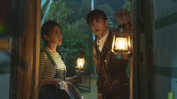 曾舜晞（右）搭梁潔組「西蘭花CP」被讚兩人的互動是真正情侶的樣子。LiTV、曾舜晞工作室提供