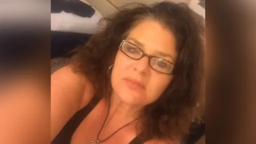 不可以色色！辦公室脫內褲和視訊全曝光　熟女師慘丟教職