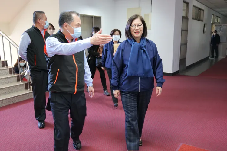 海洋委員會新任主任委員管碧玲視導海巡署。海委會提供