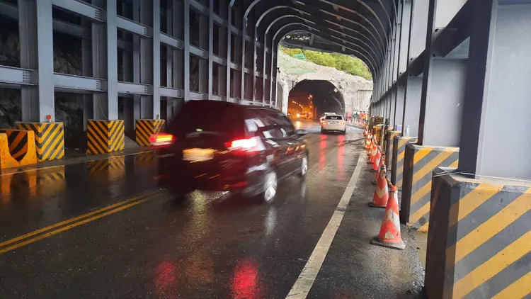 坍方路段已於昨天17時重新通車。公路總局提供