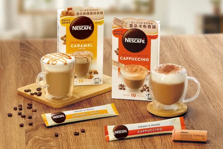 雀巢咖啡雲朵系列夢幻登台，零技巧、只要加熱水攪拌，在家輕鬆還原療癒系超厚奶泡。業者提供