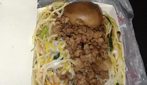 35元米粉麵塞爆便當盒!還送羹湯滷蛋 3千人狂讚「阿嬤的人情味」