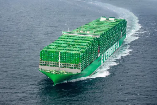 長榮海運年終豐厚!女友拗他出國玩、買愛馬仕 還嗆「守財奴」要拿他卡去刷