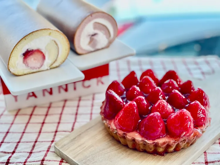 亞尼克草莓季步入尾聲，草莓品項皆賣到3/31止，其中「草莓布丁生乳捲」更只賣到2/12。曾仲葳攝