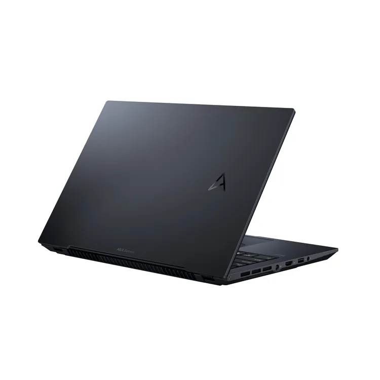 Zenbook Pro 14 OLED。業者提供