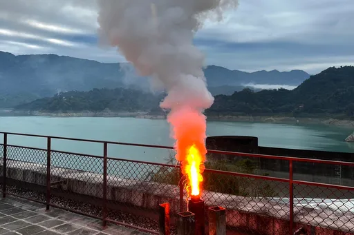 渴死了!曾文水庫蓄水跌破3成 元旦啟動造雨「結果只有一咪咪」