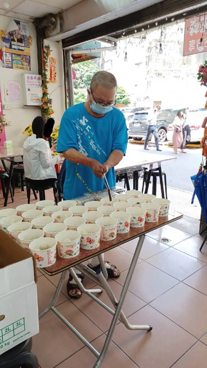 甜不辣老闆因車禍十指截肢。翻攝自城隍廟口甜不辣臉書