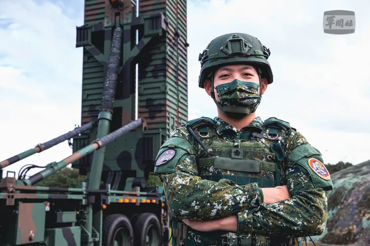 鐘少校勉勵官兵在面對各項挑戰時，能展現「遇危不亂、遇事不懼、遇煩定心」精神。軍聞社提供