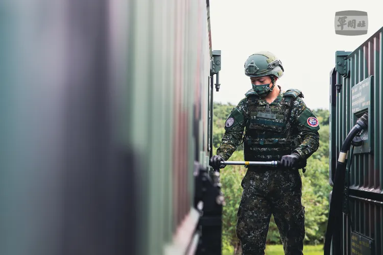 官兵執行戰備操演。軍聞社提供